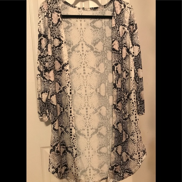 Snake Print Cardigan Size Medium - Picture 7 of 7